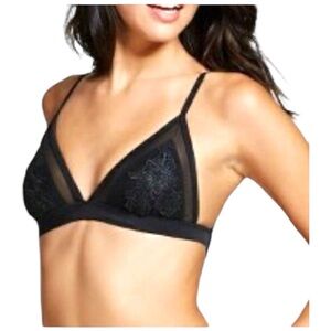 Xhiliration Lace Inlay with Mesh Triangle Top D/DD